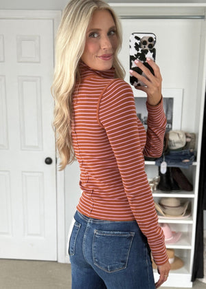 Harlow Henley Rust/Pink