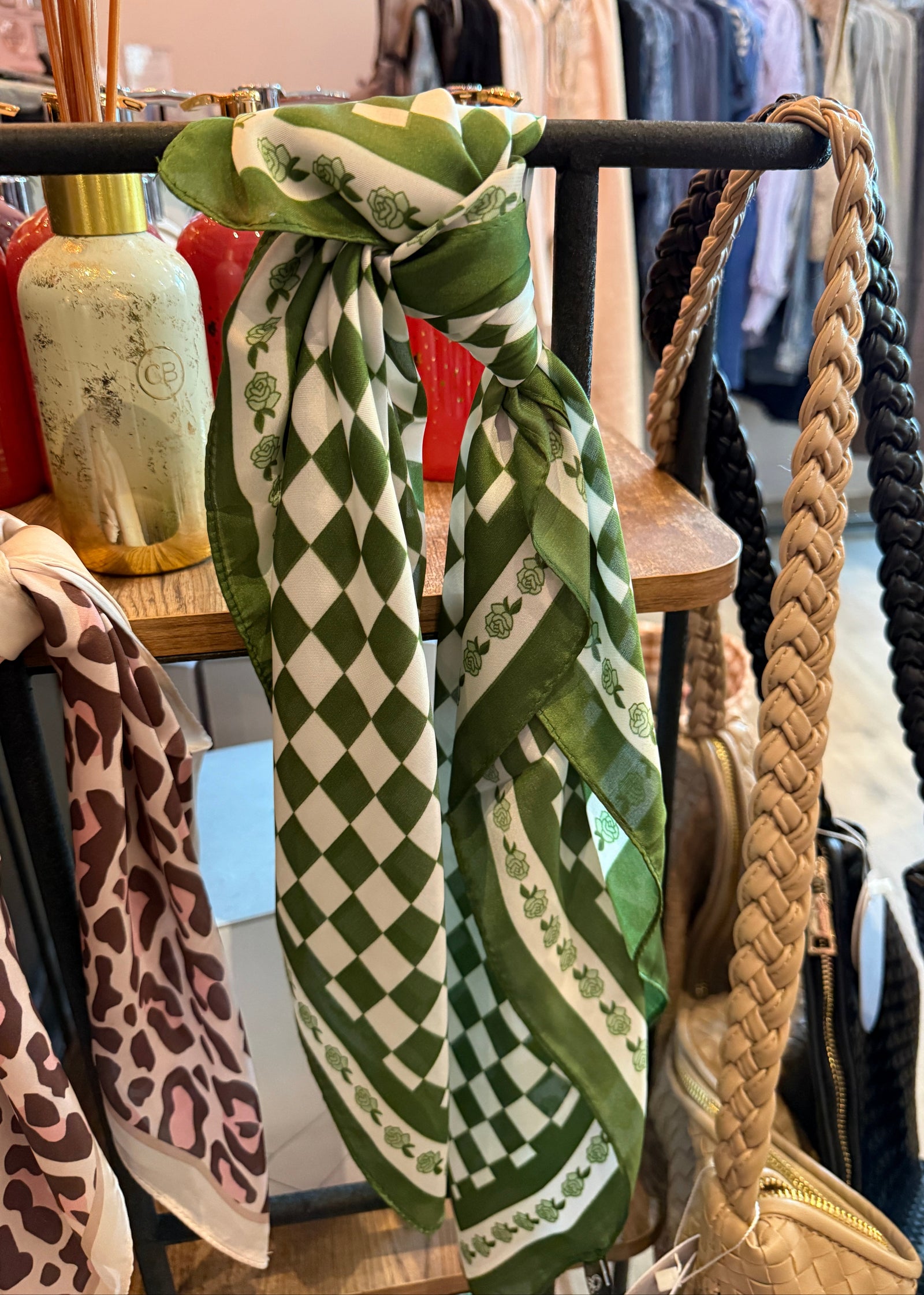 Wonderland Scarf Grn