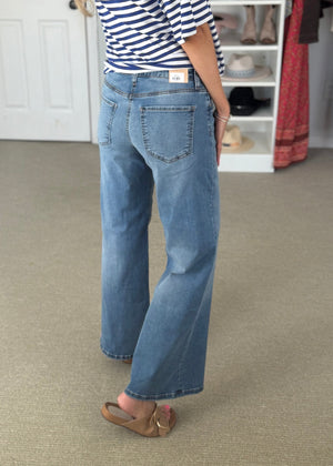 Naomi Jeans