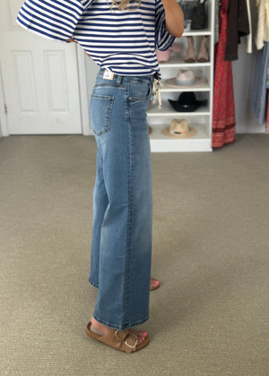 Naomi Jeans
