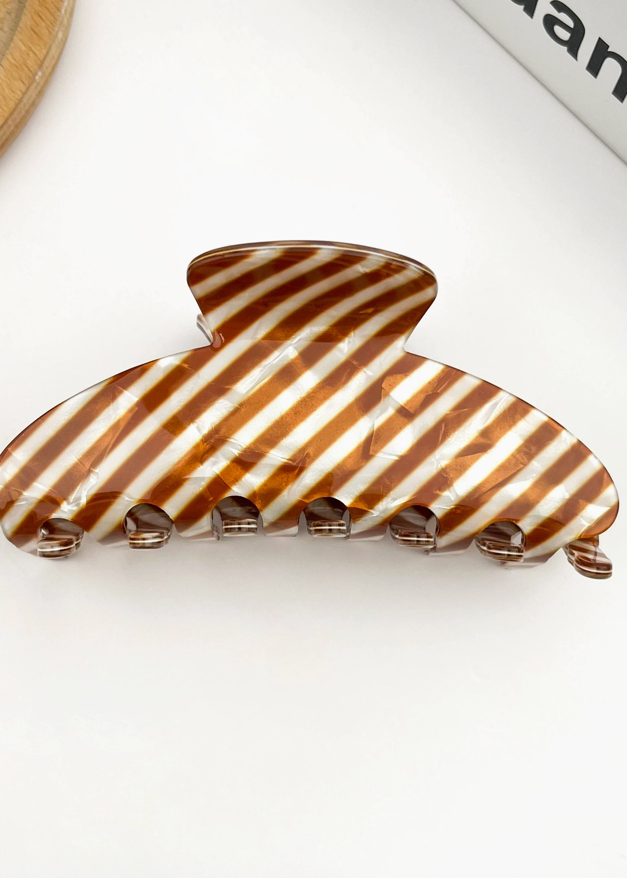 Carmen Claw Clip brown