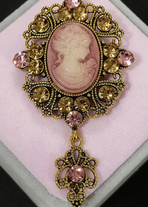 Baroque Brooch Pink