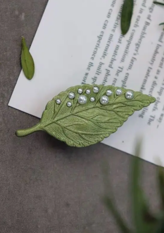 Leaf Brooch
