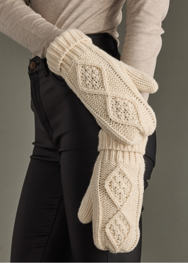Cable Knit Mittens Cream