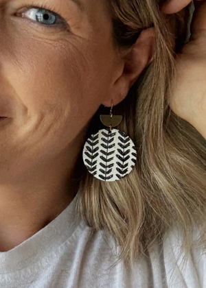 Mara Earrings Black