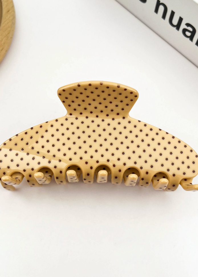 Suzie Q Claw Beige