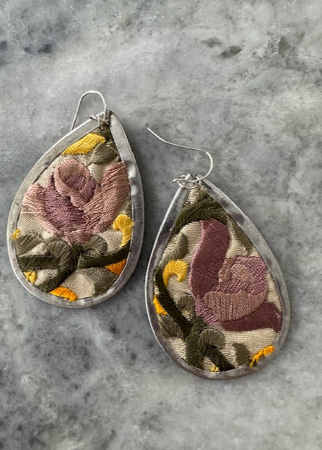 Joanna Earrings Mauve